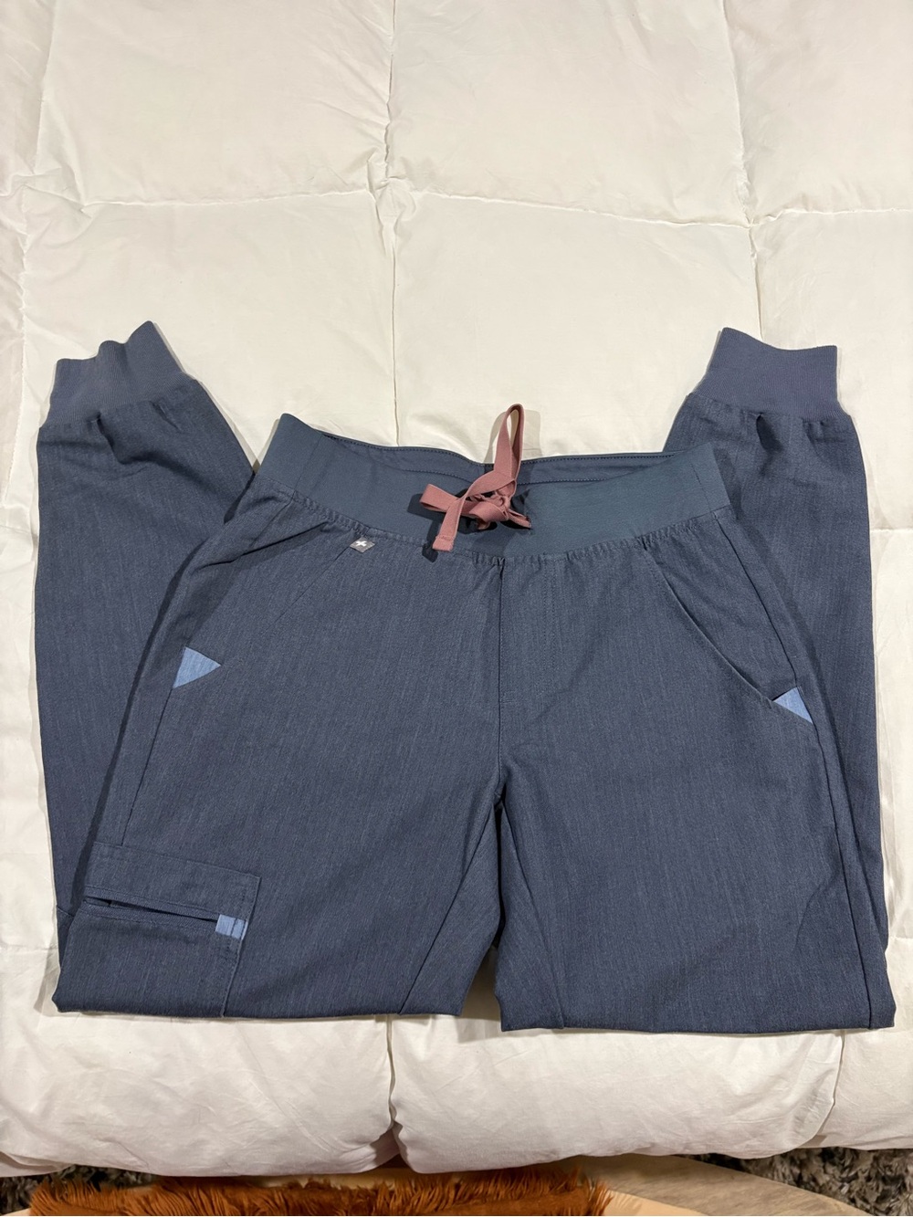 Figs XXS/P women’s Denim Blue Jogger Pants with Dusty Rose Drawstring